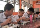 Ribuan siswa di Kabupaten Polewali Mandar, Sulawesi Barat, Menerima Manfaat MBG