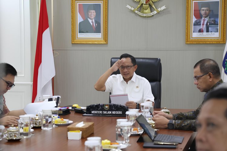 Mendagri Instruksikan Pembentukan Satgas MBG di Daerah, Dorong Percepatan Pembangunan Dapur SPPG