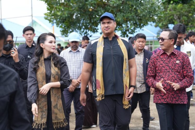Tinjau SMA Negeri 5 Ternate, Menpora Dito Pastikan Program MBG dan Fasilitas Olahraga